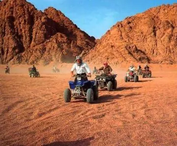 Magique Safari à Hurghada – Quad, Dîner & Spectacle Oriental